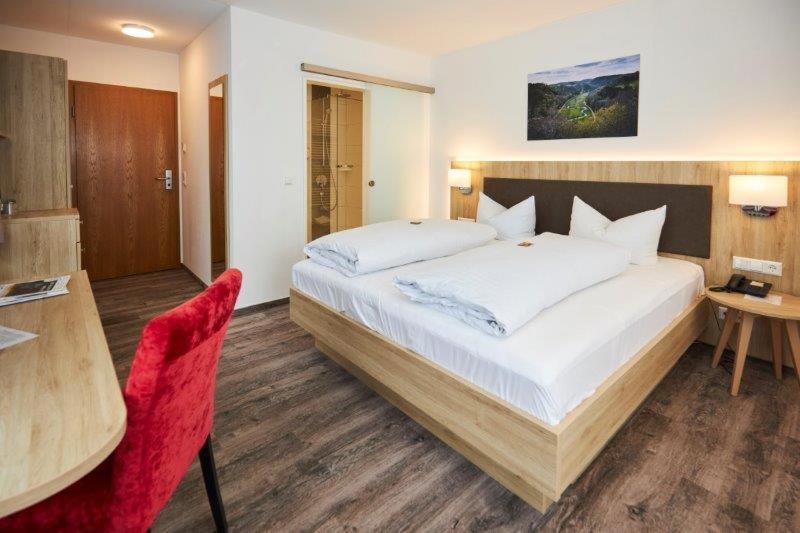Flair Hotel Gasthof Zum Hirsch Hayingen Esterno foto