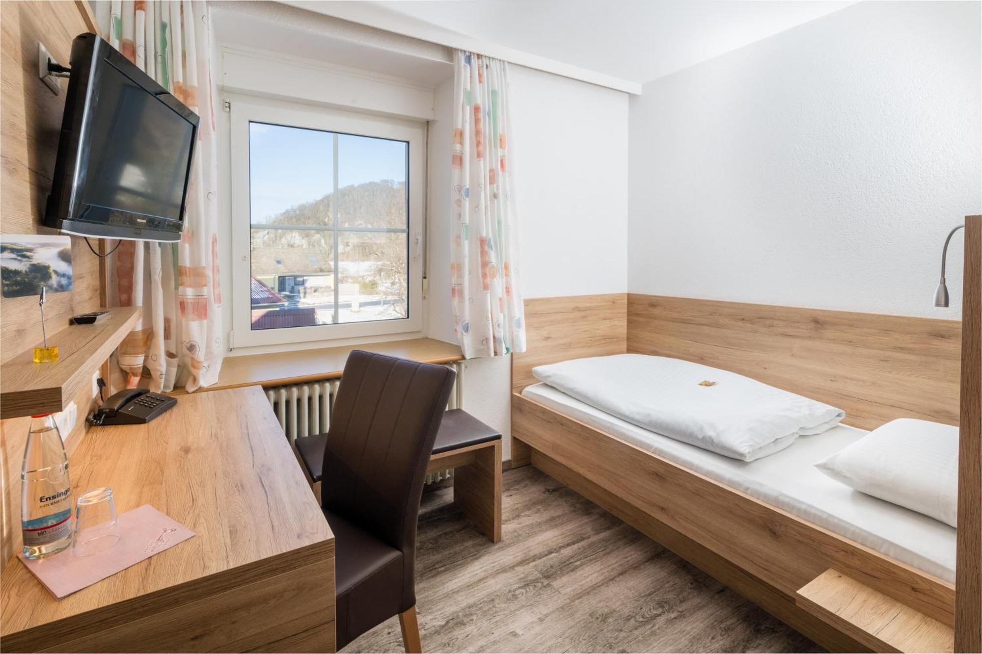 Flair Hotel Gasthof Zum Hirsch Hayingen Esterno foto