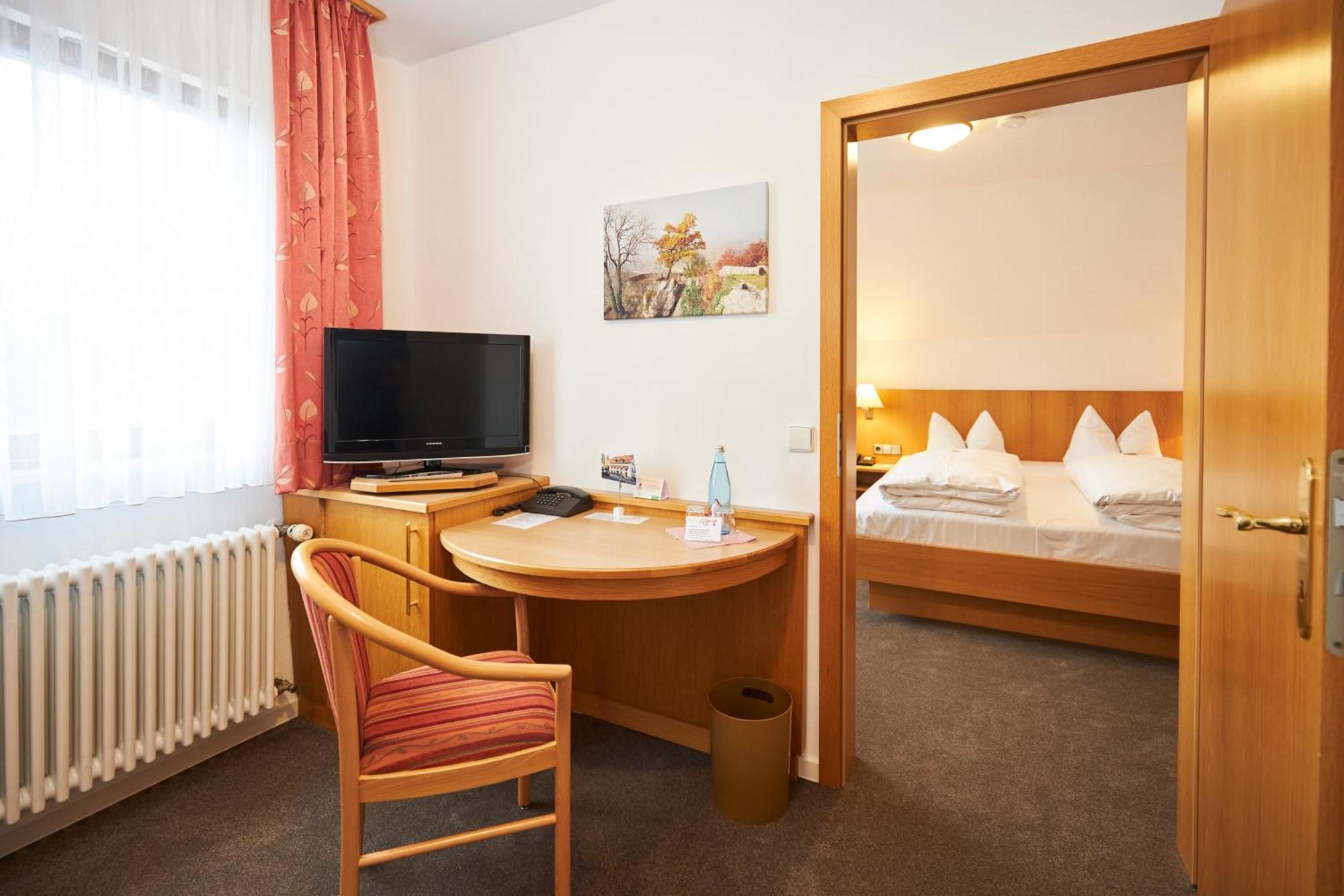 Flair Hotel Gasthof Zum Hirsch Hayingen Esterno foto
